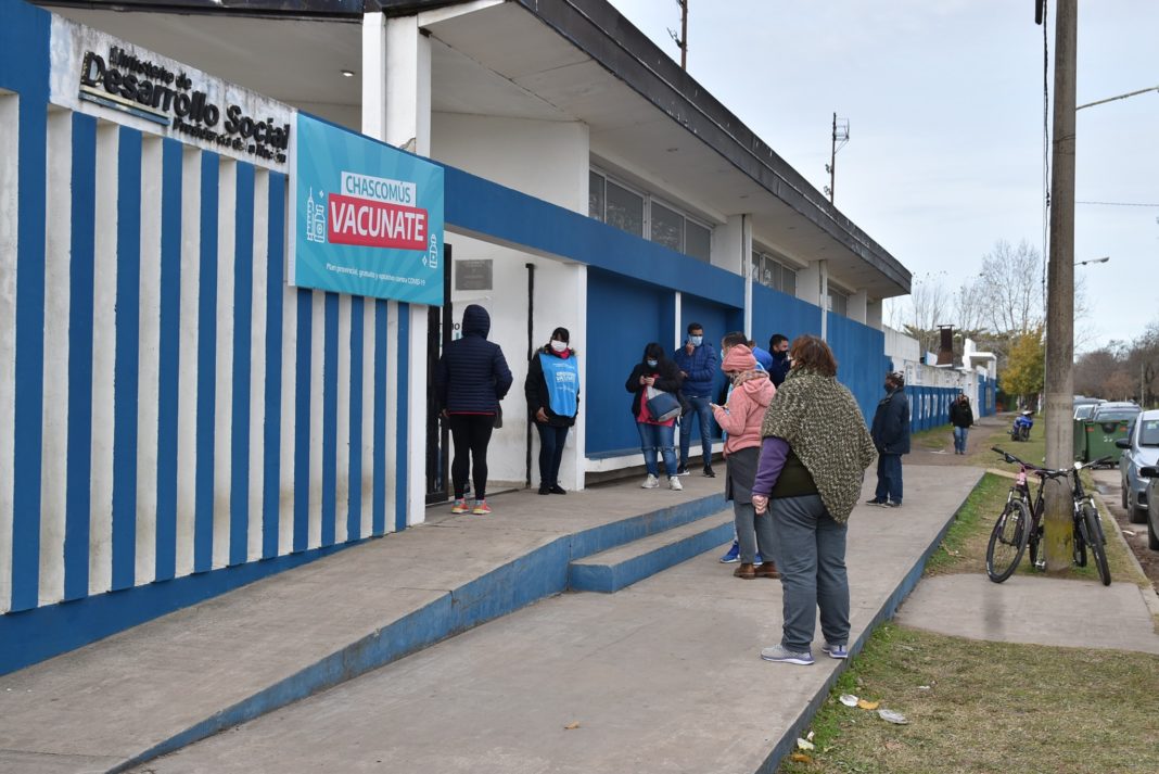 Vacunatorio en club Deportivo