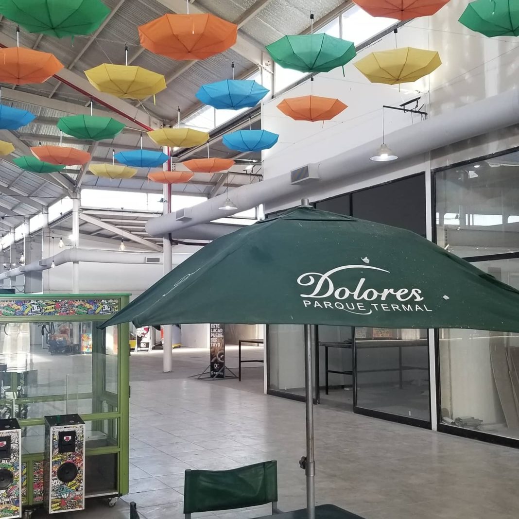 Interior del paseo comercial de la ciudad de Dolores