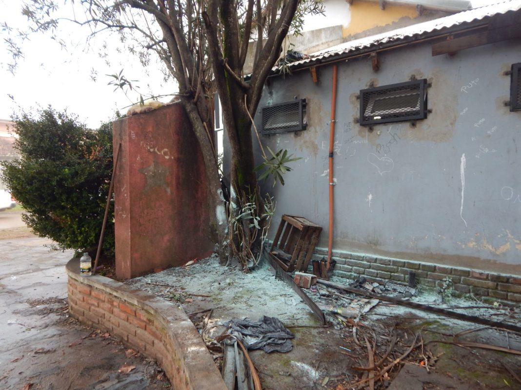 Escena tras sofocación del incendio. Foto EL CRONISTA.