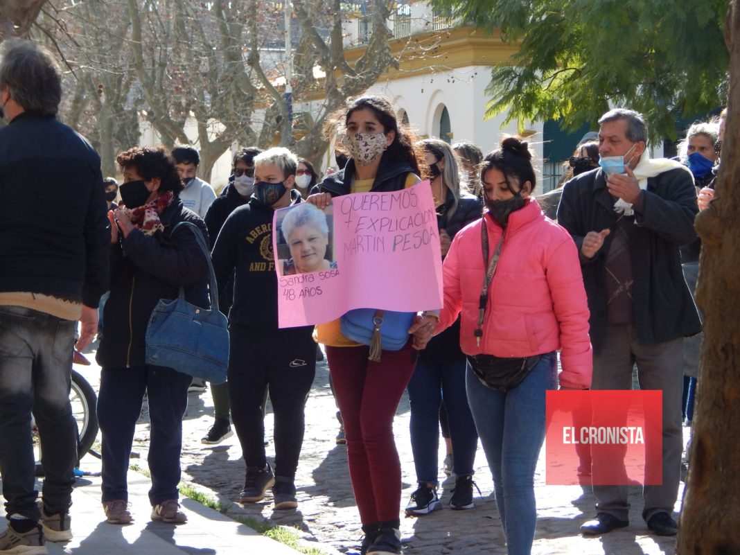 Hermanas Ruiz durante la movilización del viernes. Foto archivo EL CRONISTA.