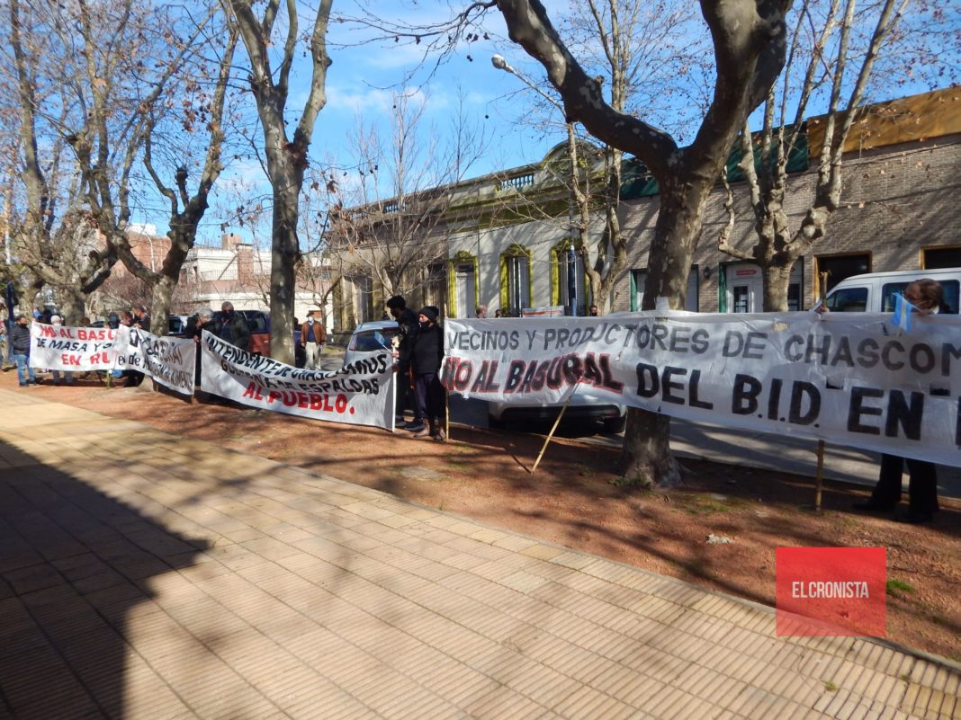 Manifestación frente a la Municipalidad