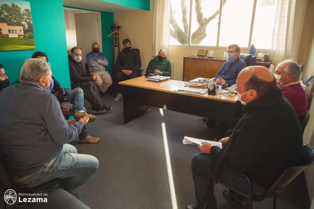 Reunión en la oficina del intendente Harispe