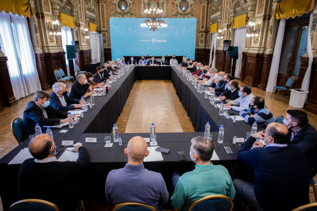 Encuentro del Gobernador con intendentes