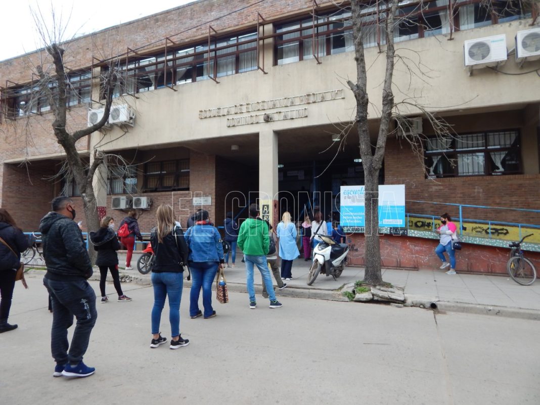 Votación en la Escuela Media